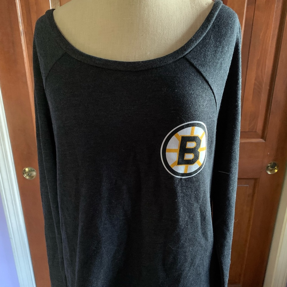 Mitchell & Ness Women’s Boston Bruins small, grey crew neck sweatshirt, NWT